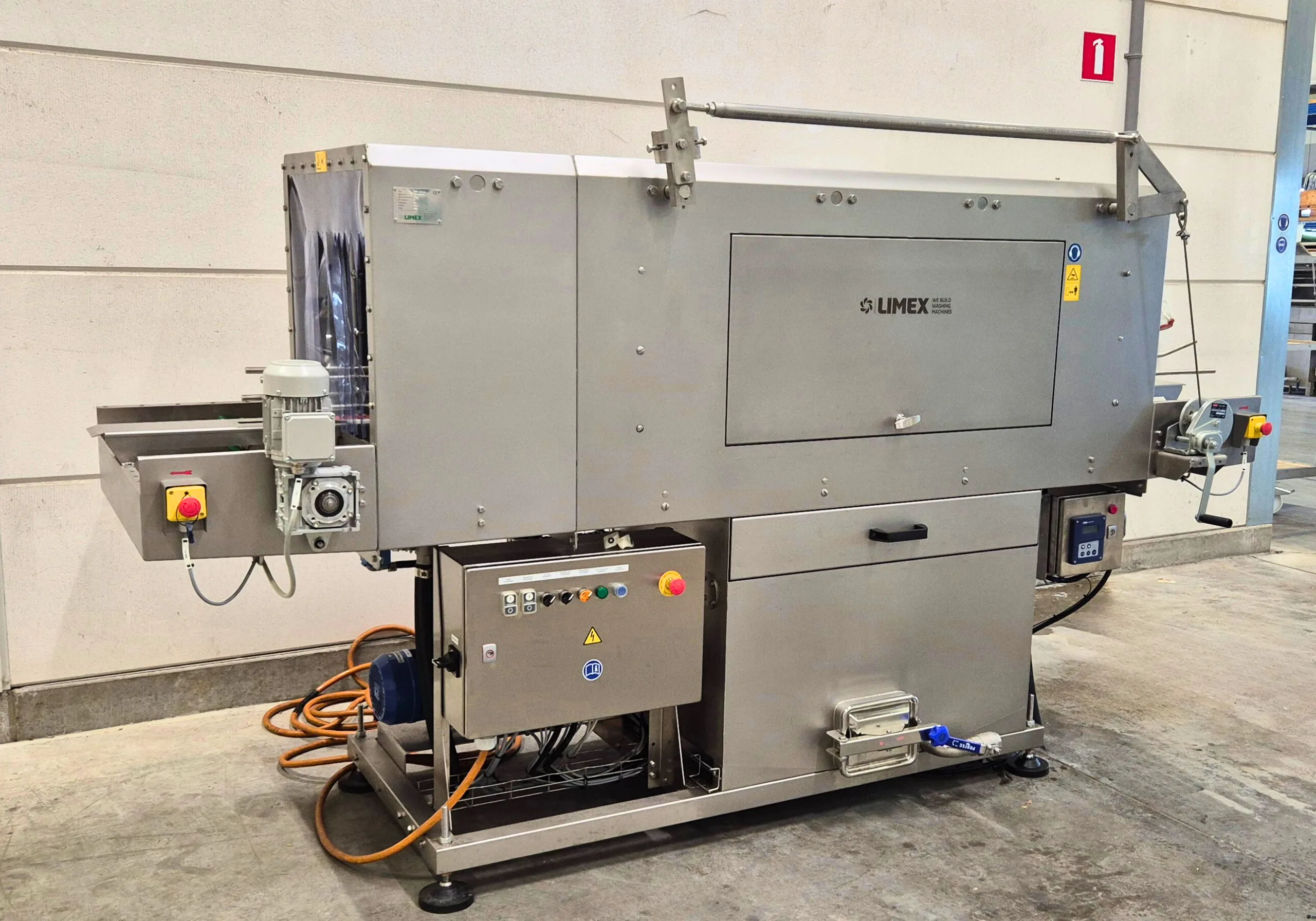 M8 Limex Tray and Crate Washer